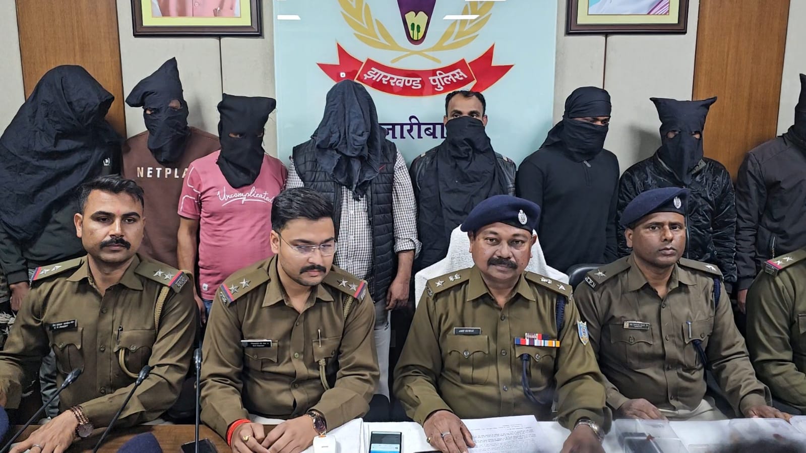 Hazaribagh में 14 नशा तस्कर गिरफ्तार, ब्राउन शुगर–गांजा बरामद