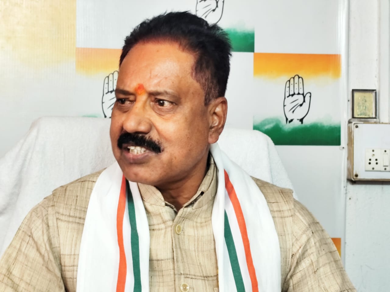 Bokaro: चास नगरनिगम चुनाव में जनसंपर्क के साथ तेज हुई जुबानी जंग, कांग्रेस-भाजपा आमने-सामने