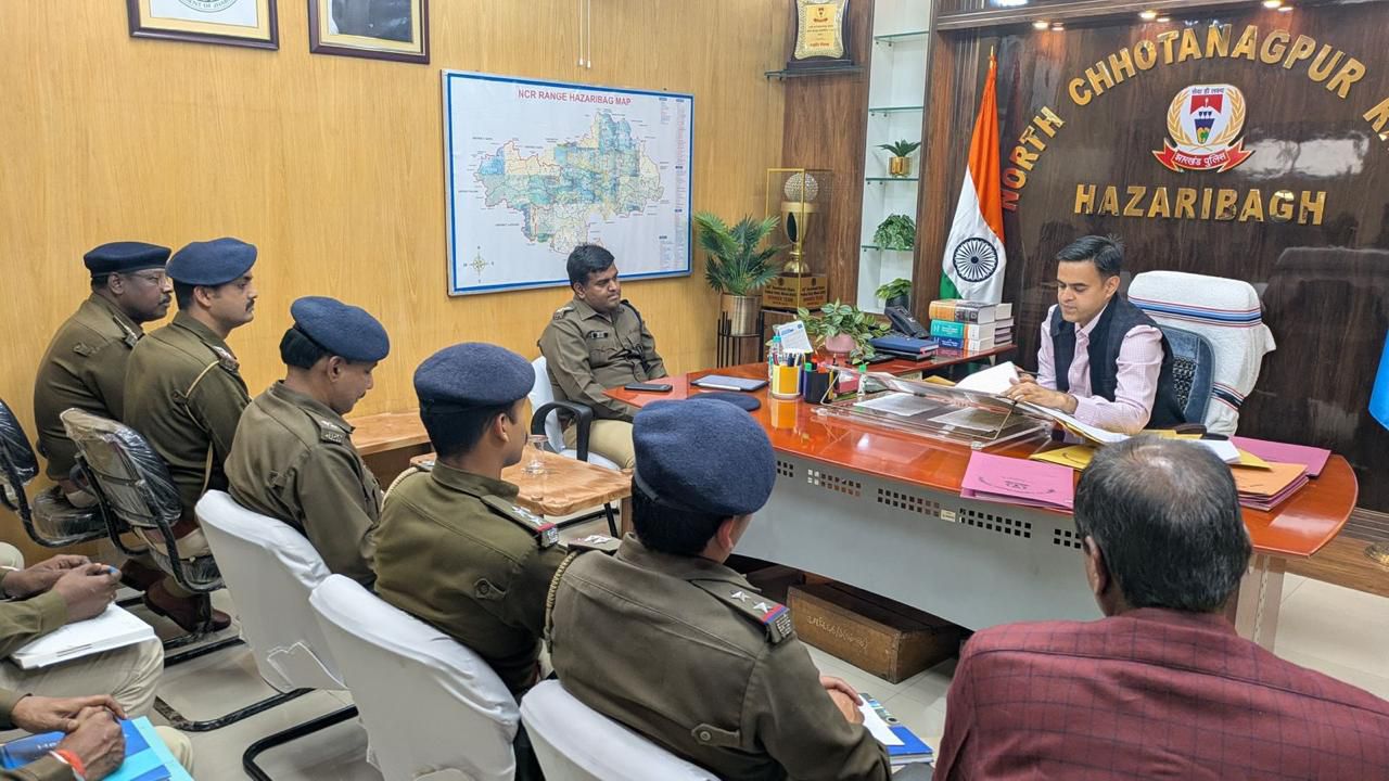 हजारीबाग में बढ़ती छिनतई पर सख्त रुख, डीआईजी ने दिए त्वरित कार्रवाई के निर्देश