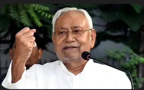 नीतीश कुमार के राज्यसभा जाने पर झारखंड में सियासी बयानबाजी तेज