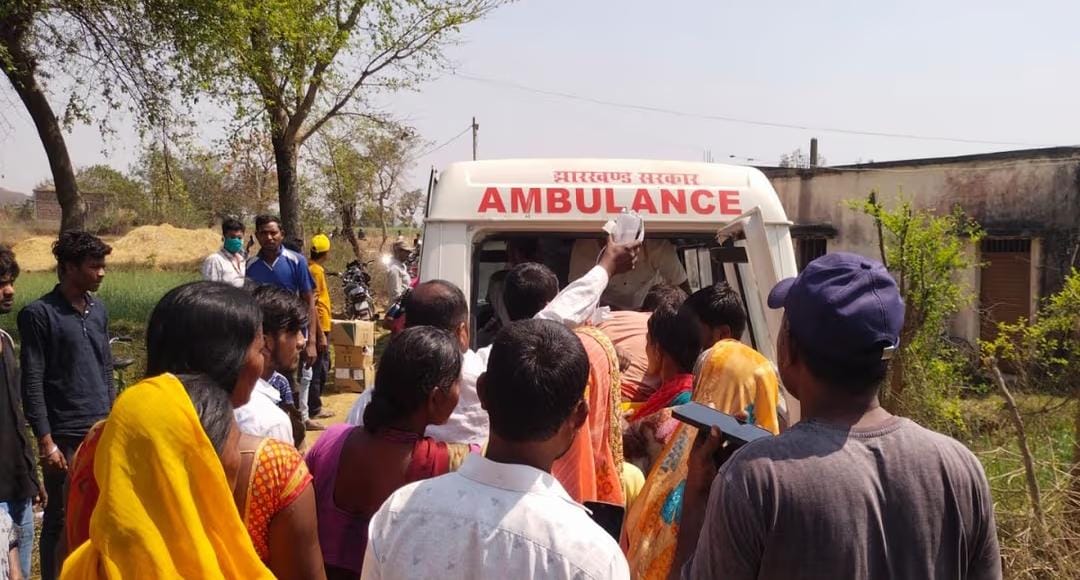 पलामू में शादी का भोज बना आफत: खाना खाने के बाद 100 से ज्यादा लोग बीमार, 10 की हालत गंभीर