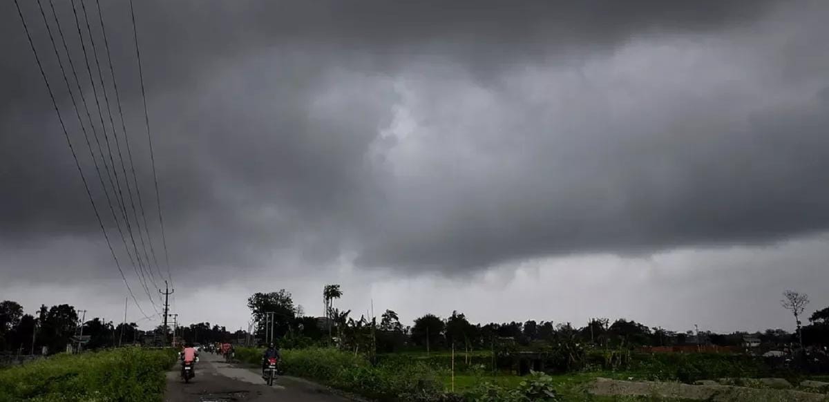 झारखंड में मौसम का अलर्ट: अगले 3 घंटों में कई जिलों में गरज के साथ तेज हवाओं की संभावना
