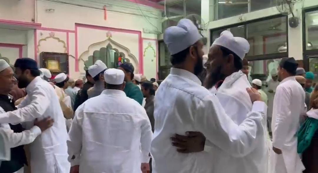 Hazaribagh हज़ारीबाग़ में धूमधाम से मनाई गई ईद—नमाज़, गले मिलन और खुशियों का माहौल