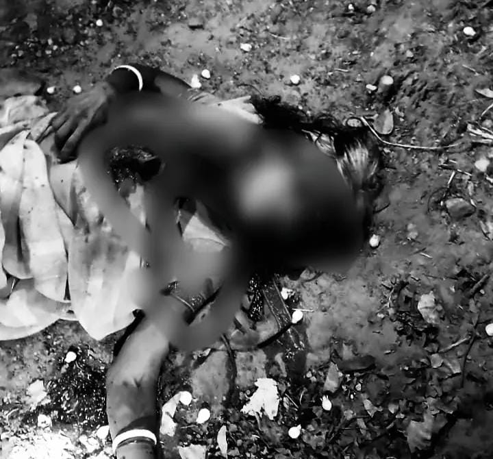 चतरा में दिल दहला देने वाली वारदात: महुआ चुनने गई महिला की टांगी से हत्या, जंगल में मिला शव