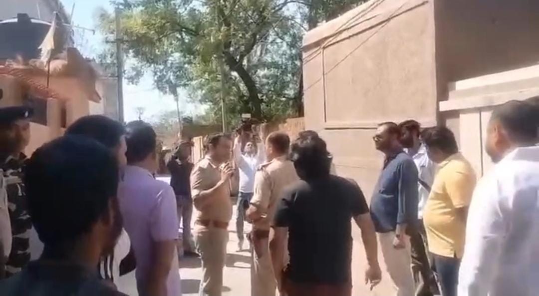 पिस्का मोड़ में हवाई फायरिंग की सूचना से हड़कंप, दो गुटों में जमकर मारपीट