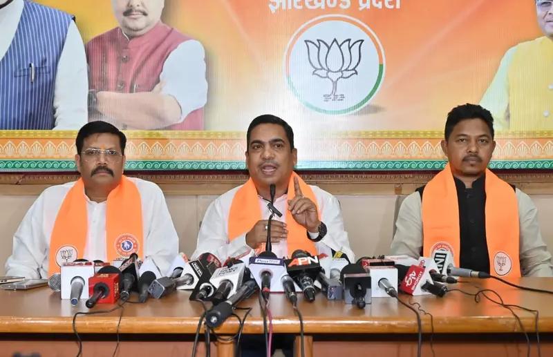 झारखंड में ‘MBA सरकार’ पर शाही का हमला