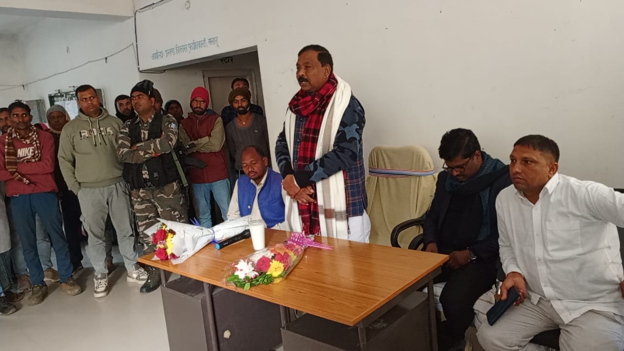 किसानों के लिए आयोजित कार्यक्रम में अव्यवस्था से नाराज हुए विधायक