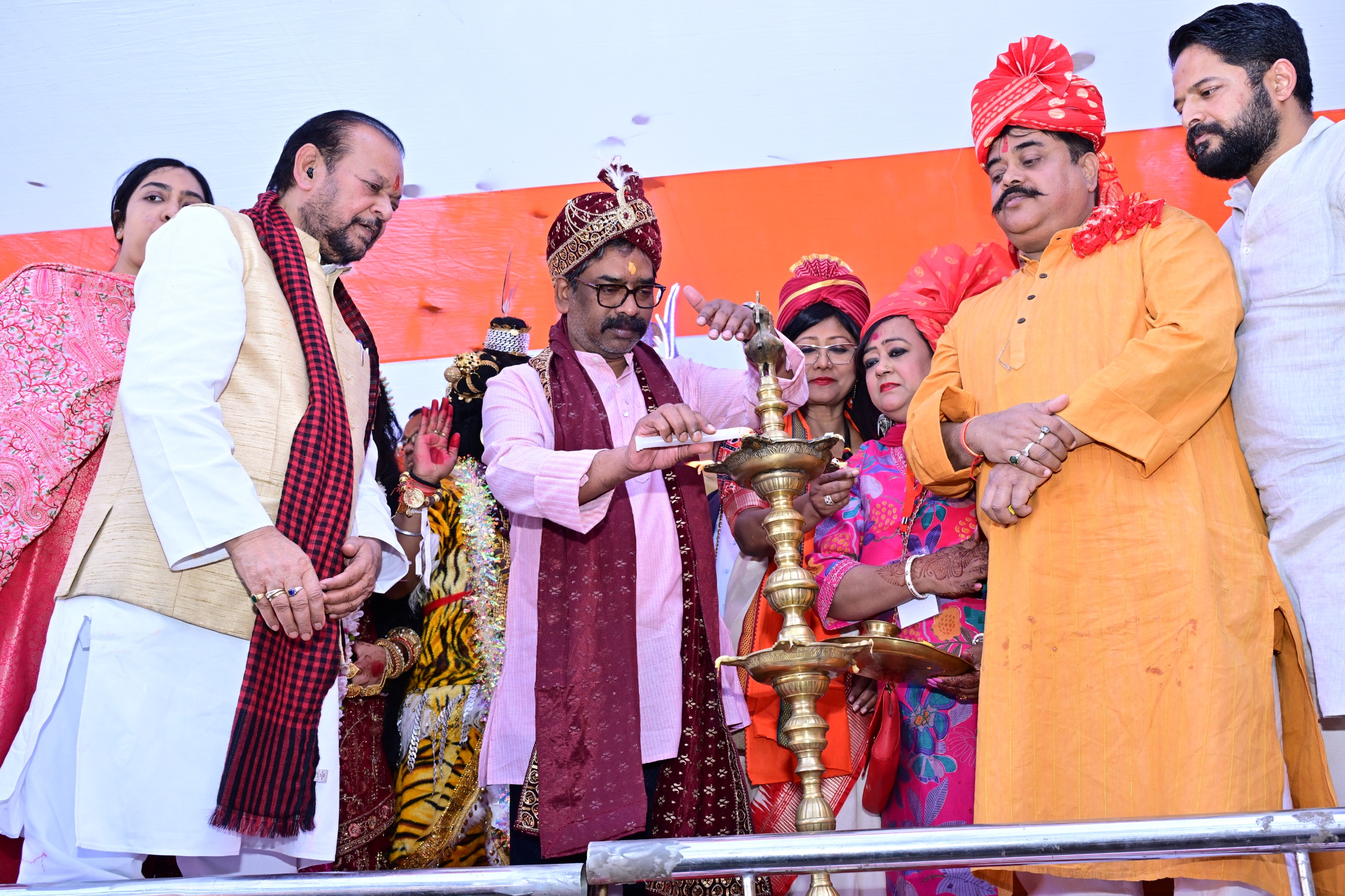 पहाड़ी मंदिर में आयोजित महाशिवरात्रि महोत्सव में शामिल हुए सीएम हेमंत