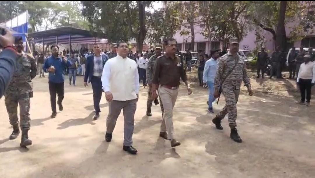 मोरहाबादी से पोलिंग पार्टियां रवाना, 23 फरवरी को मतदान के लिए प्रशासन पूरी तरह तैयार