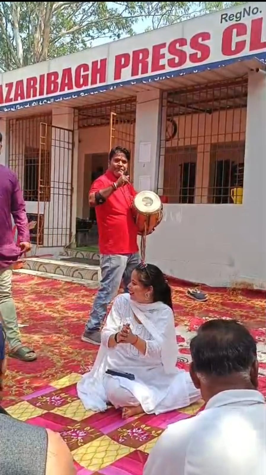 हजारीबाग प्रेस क्लब में रंगों की बहार, होली मिलन समारोह में झूमे पत्रकार