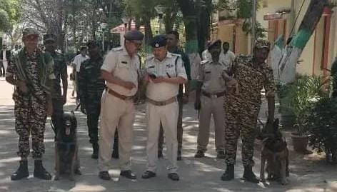 झारखंड के दो सिविल कोर्ट निशाने पर, बम धमकी के बाद धनबाद-लातेहार में सघन तलाशी