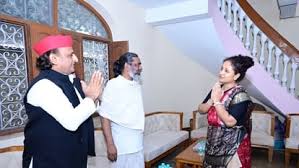 अखिलेश यादव पहुंचे नेमरा, दिशोम गुरु को दी श्रद्धांजलि...