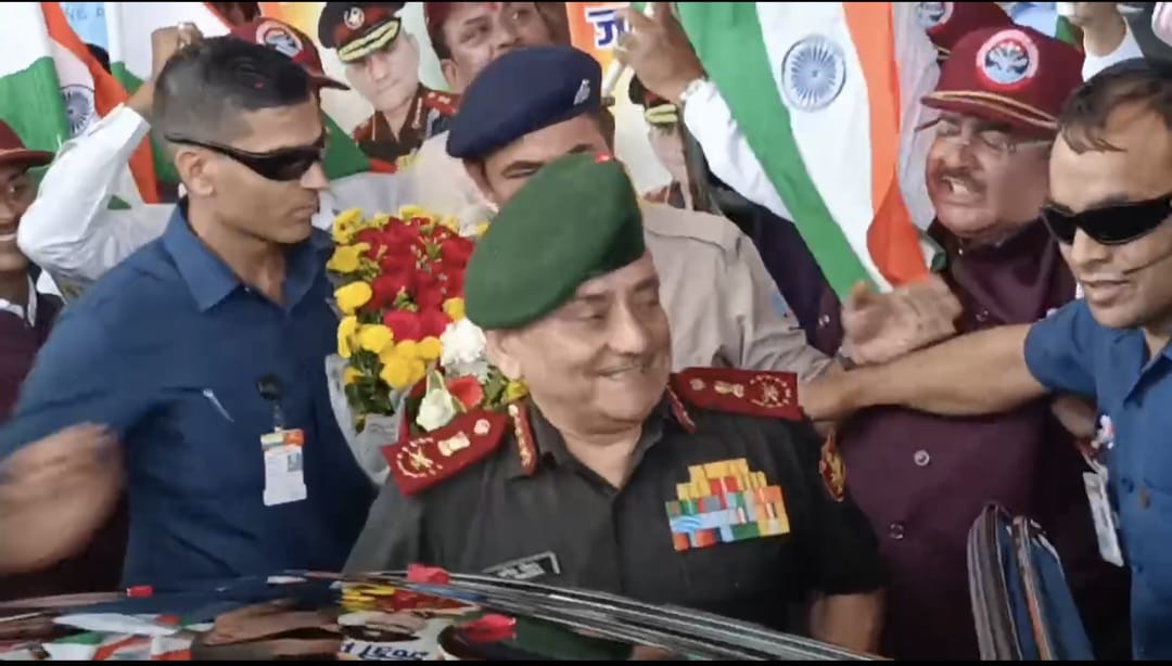 डिफेंस एक्सपो में भाग लेने के लिए सीडीएस जनरल अनिल चौहान गुरुवार को रांची पहुंचे