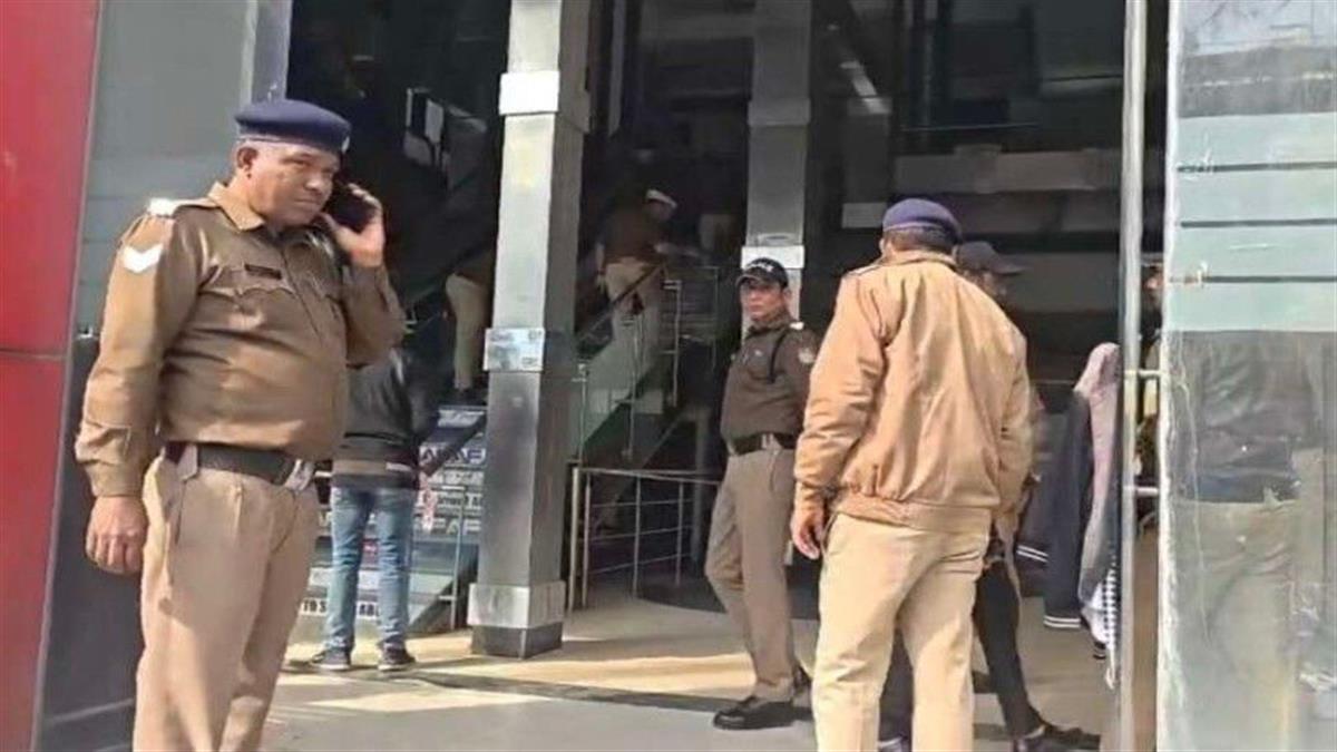 देहरादून में सनसनी: सिल्वर सिटी मॉल के पास विक्रम शर्मा की गोली मारकर हत्या, जांच में जुटी पुलिस
