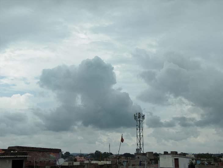 Jharkhand Weather Update: बदल रहा है मौसम का रुख, दिन में बढ़ेगी गर्मी, सुबह-शाम रहेगी ठंडक