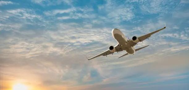 खराब मौसम से दिल्ली-रांची फ्लाइट कोलकाता डायवर्ट, यात्रियों को हुई परेशानी