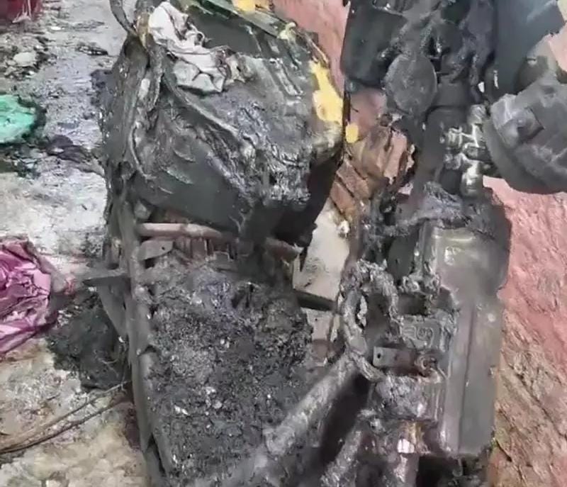 पत्नी पर गलत नजर का आरोप, युवक ने परिवार को जिंदा जलाने की कोशिश